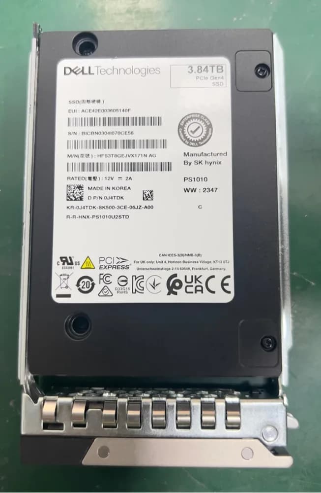J4TDK - Dell 3.84TB PCIe 4.0 x4 NVMe RI 2.5-inch Solid State Drive