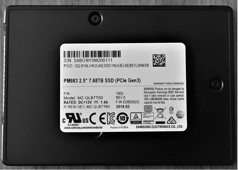 MZ-QLB7T60 - Samsung 7.68TB PCI Express NVMe 2.5" Solid State Drive