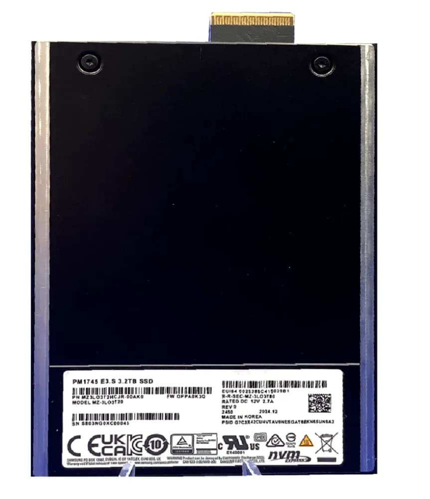 MZ3LO3T2HCJR-00AK0 - Samsung PM1745 3.2TB PCI Express NVMe E3.S SSD