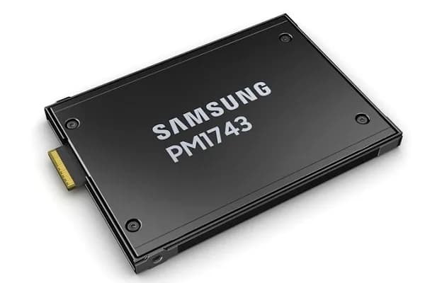 MZWLO3T8HCLS-00B07 - Samsung PM1743 3.84TB PCIe NVMe TLC U.3 2.5" SSD
